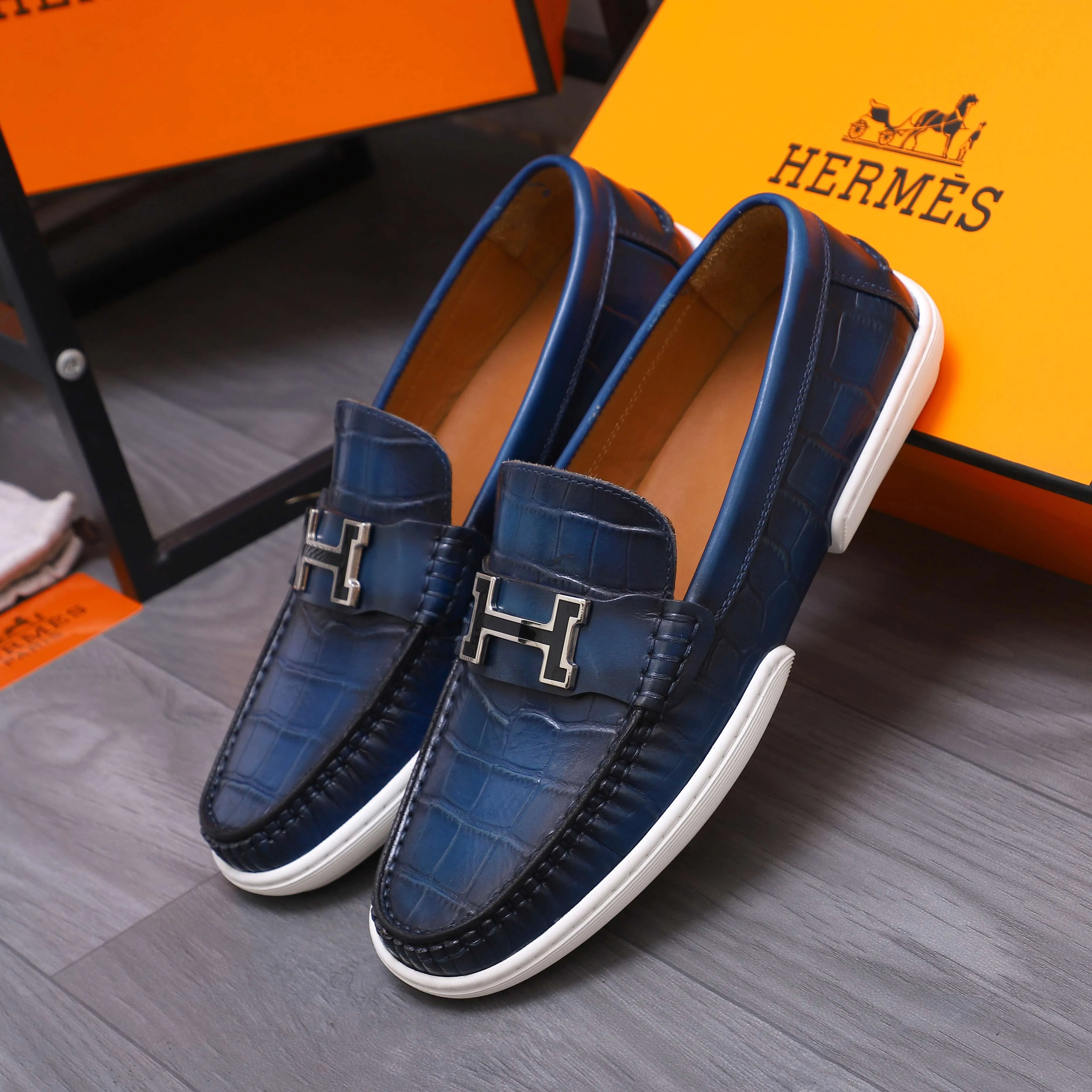 Men's shoes 💰500 Product trademark: HERMES "Hermes" casual slip-on leather shoes Regular size: 38-46 (45.46 custom-made, non-returnable) Product materials: Selected high-quality color-brushed stone grain cowhide upper, cowhide lining, original outsole